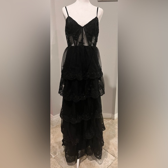Lulus Alluring Sensation Black Tulle Embroidered Tiered Maxi Dress Sz M